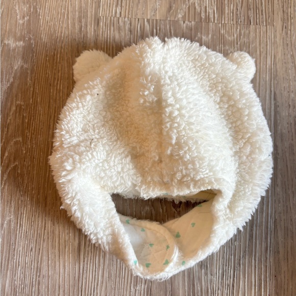Too cute Carters Cozy White Fleece Kids Hat 0-9 Months Fuzzy hat w ears - Picture 3 of 3